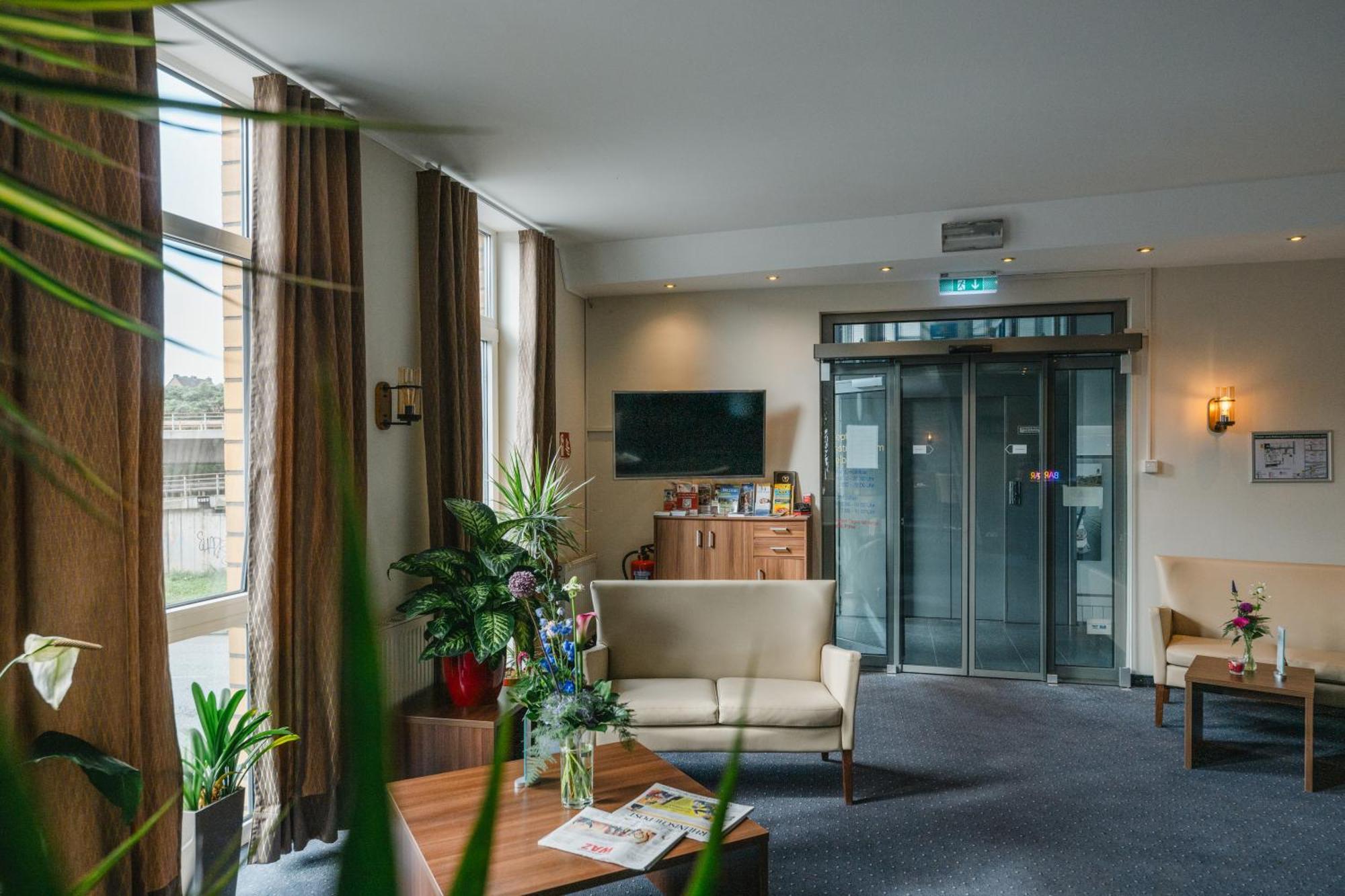 Hotel Mirage Дуйсбург Экстерьер фото