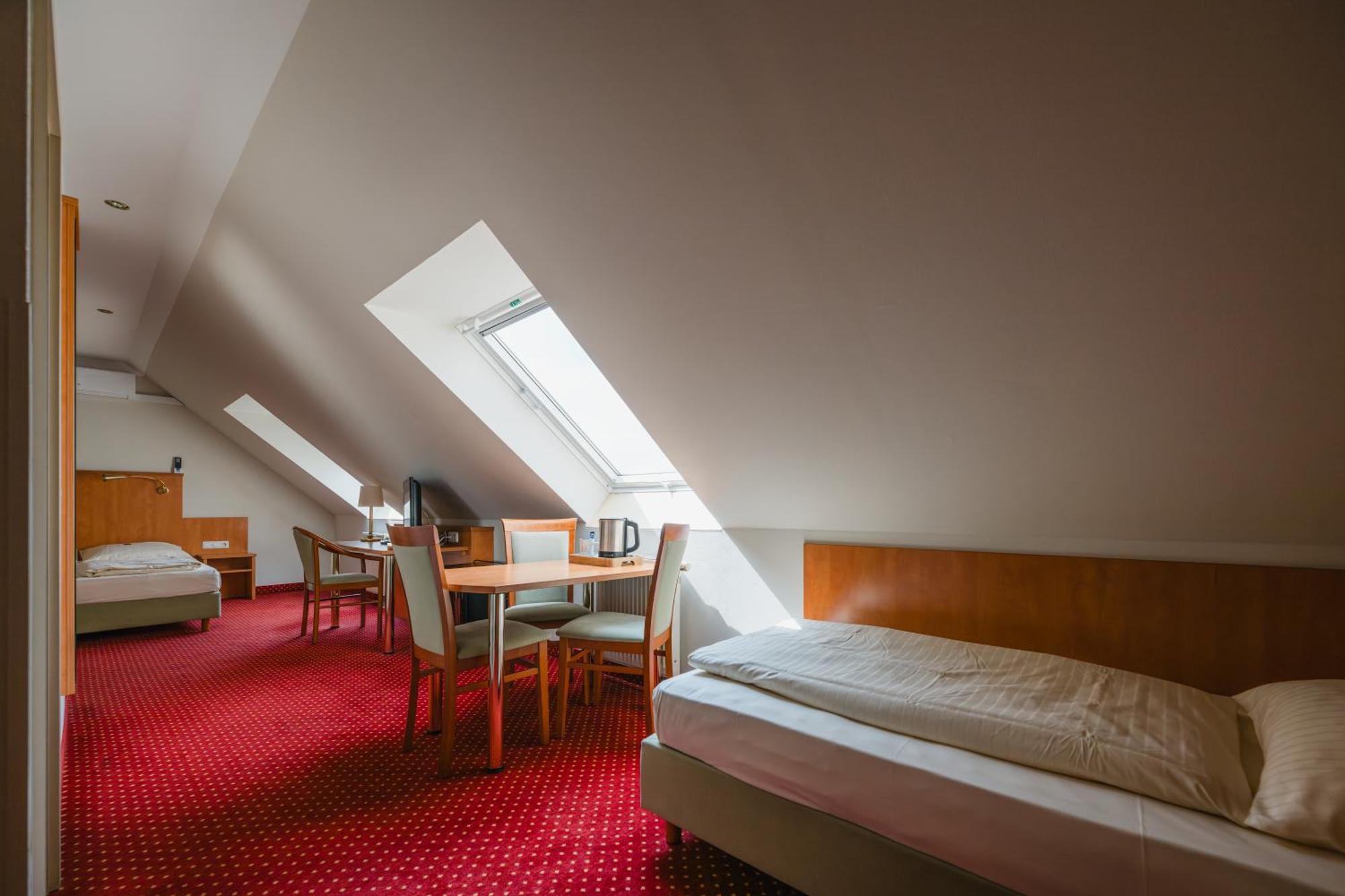 Hotel Mirage Дуйсбург Экстерьер фото