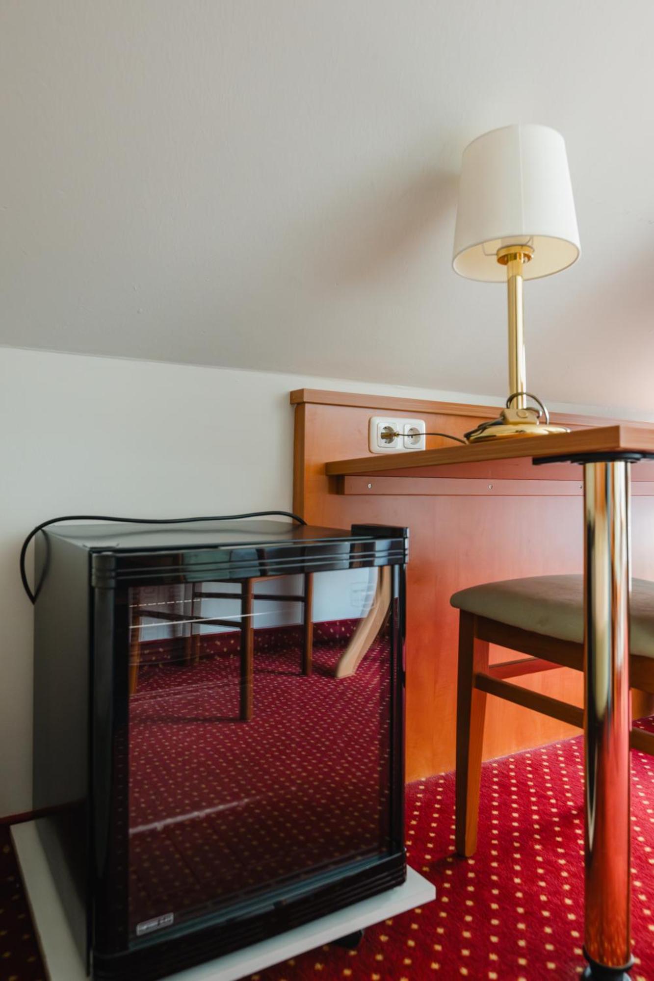 Hotel Mirage Дуйсбург Экстерьер фото