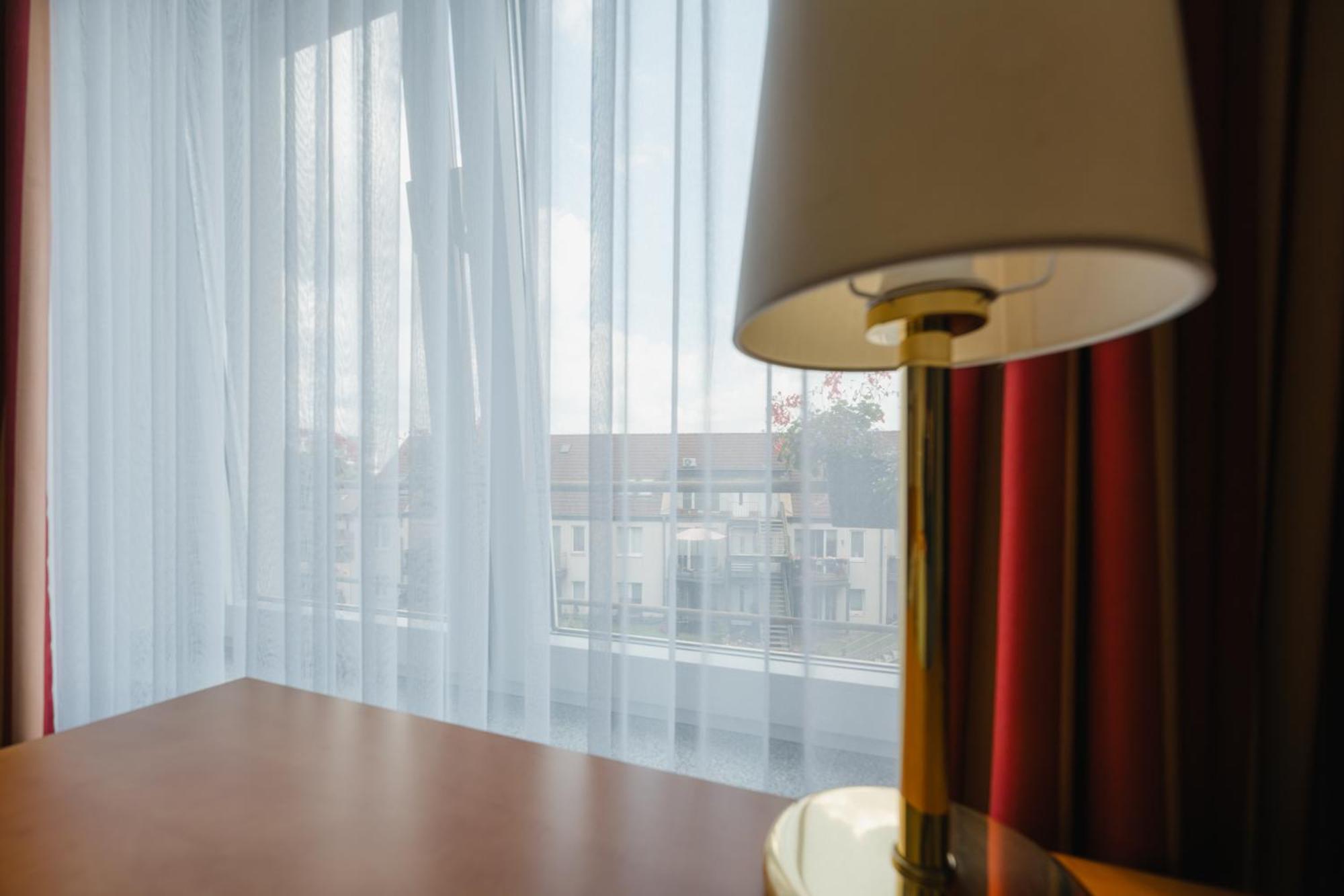 Hotel Mirage Дуйсбург Экстерьер фото